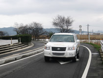 燃料電池自動車のテスト走行